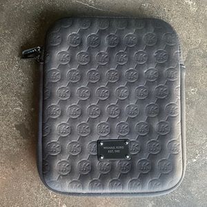 Michael Kors Tablet Sleeve, black